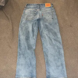 Levis jeans loose taper i storlek 15A. Använda 3 gånger.