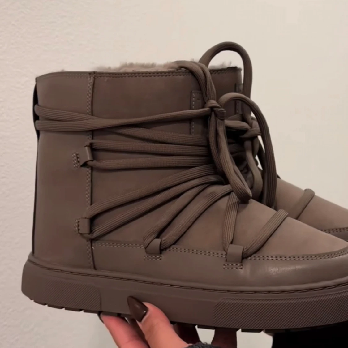 Inuikki liknande skor från hm - 91