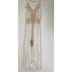 Klänning - Säljer denna superfina klänningen i bohemisk stil. Helt ny med prislapp💞