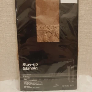 Åhléns Stay-up Sand stumpebyxor glansiga (glitrar) 15 den strl s/36 - Åhléns Stay-up Sand stumpebyxor glansiga (glitrar) 15 den strl S/36 NYA