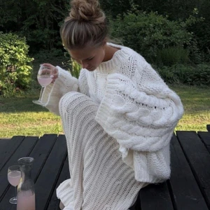 Stickad tröja - Stickad tröja från NA-KD. Superfin att ha över en klänning i sommar😍😍