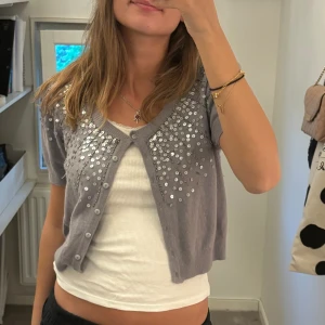 Glittrig kofta  - Sötaste glittriga koftan ☺️☺️☺️