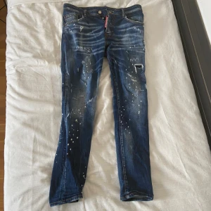 Dsquared2 jeans  - Säljer mina Dsquared2 jeans pga jag inte använder dem. 