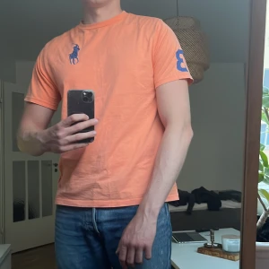 Ralph lauren t-shirt - Ralph Lauren t-shirt i XL, passar mig då jag har M och ibland S
