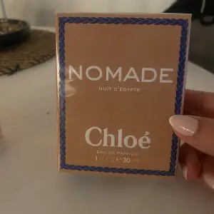 Säljer denna Chloe Nuit D'Egypte EdP 30 ml, oöppnad i 30ml! Org pris 990kr!☺️