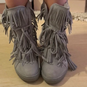 Skor med fransar/ Fransskor  - Jätte fina sommarskor. 