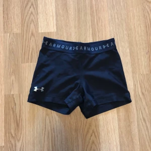 Hotpants shorts  - Under armour shorts Storlek XS Väldigt fint skick
