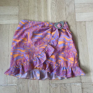 Kjol  - Jättesöt kjol i storlek 36 från asos💕