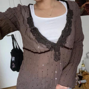 Vintage Top - Pris kan prutas. Jag är 160cm för referens.