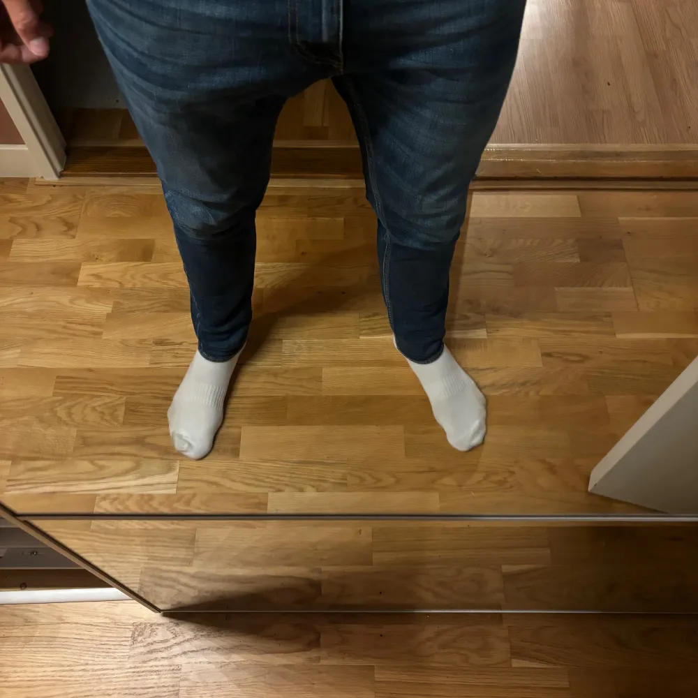 Riktigt snygga slim jeans från Tiger of Sweden i grymt skick! W32, L32.  Tveka inte på att fråga om du har funderingar!. Jeans & Byxor.