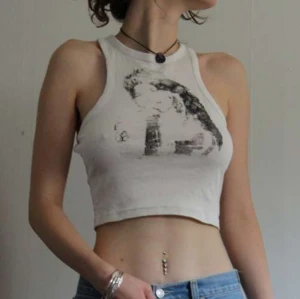 Amy Winehouse linne - En Amy Winehouse topp i storlek xs/s💕