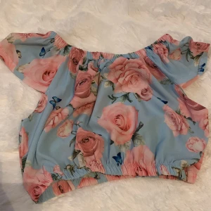 Fint linne  - Fint linne med Blom ditalier. 