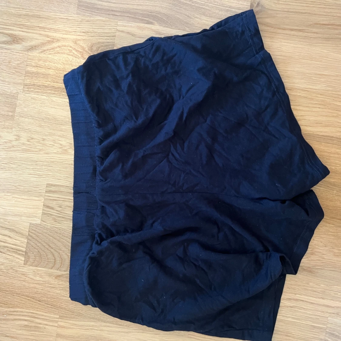Svarta shorts storlek 176 - 90