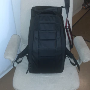 Dougebag väska svart  - Dougebag väska 