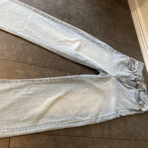 Jeans - Jeans från Lager 157 (Boulevard). Stl XS. Beninnerlängd 77 cm. Fint skick, inte mycket använda.