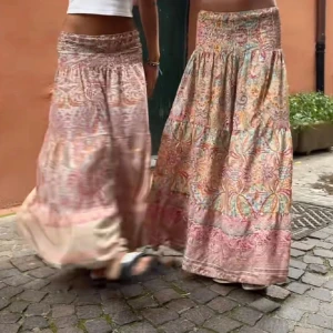 Marta du Chateau kjol - Endast använd två gånger, väldig stretchig och bekväm💗