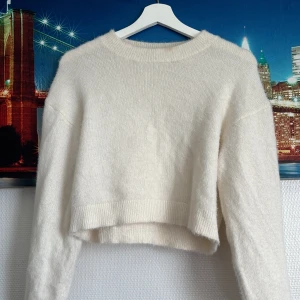 Stickad tröja från hm som är tyvärr för liten - Hem tröja 