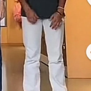 Beige jeans - Jättefina straight beige jeans i strl 36, sparsamt använda