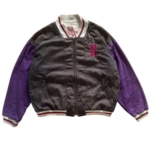 Vintage Nike jacka bomberjacka boxy baggy oversized - Fint vintage skick.  Storlek large, boxy oversized fit. Fitpic 180cm.