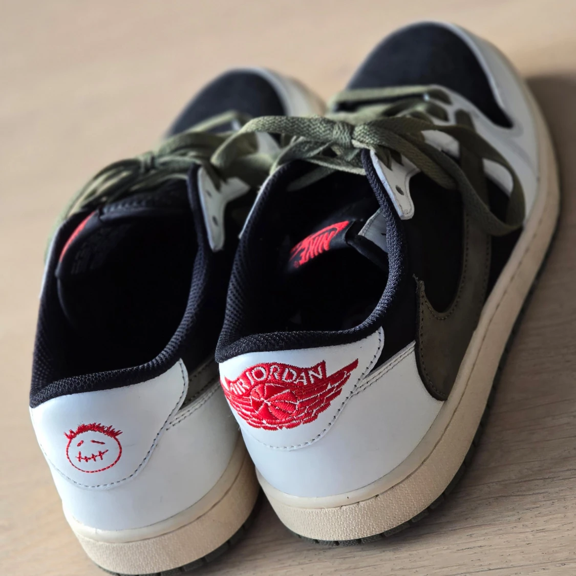 Travis scott air jordan 1 low olives - 91