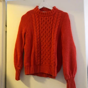 Stickade tröjor - Storlek xs, s och xs. Nyskick