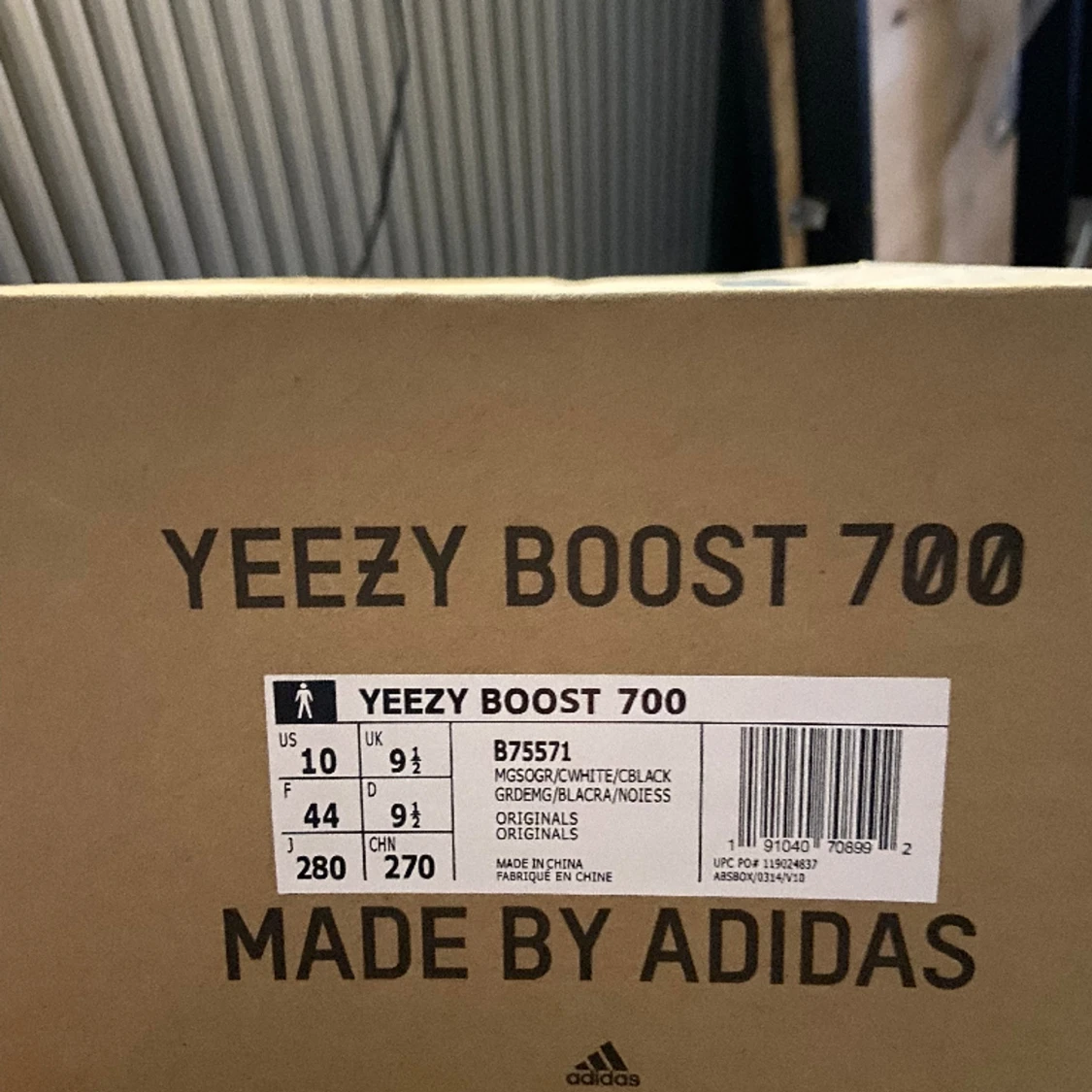 Yeezy 700 waverunner - 90