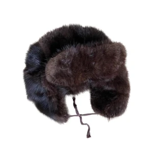björn päls mössa - otroligt fin & varm mörkbrun mössa av äkta björnpäls! kommer värma dig utan problem! perfekt nu när det är kallt! 