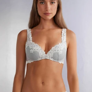 Intemissmi bh - Aldrig andvänd eftersom den inte passar mig, nyskick