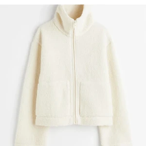 teddyjacka - Säljer denna teddyjacka från hm💕