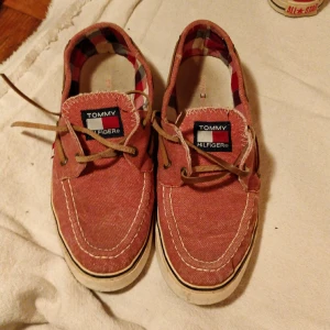 Tommy Hilfiger sommarskor - Skor Tommy Hilfiger storlek 43