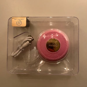 Foreo UFO mini - Säljer min foreo jag ändast använt 1 gång! Den är helt komplett och inget saknas eller är sönder! Perfekt julklapp!