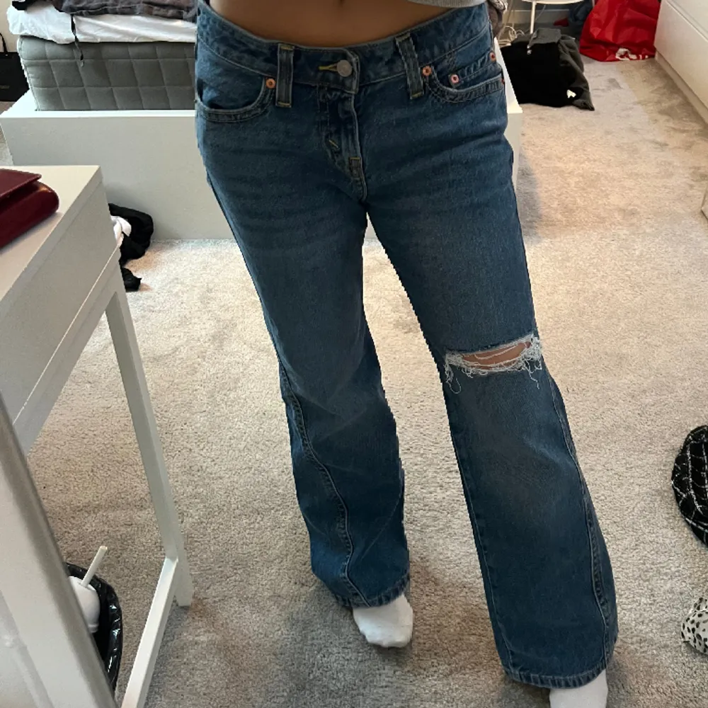 Bootcut jeans köpta från Levis! Sjukt snygga fickor där bak 😇😇😇. Jeans & Byxor.