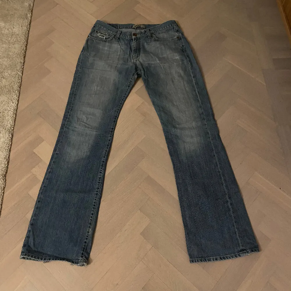 Feta Big star jeans som är bootcut. Storlek 33/34 . Jeans & Byxor.