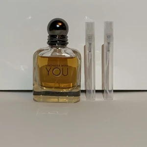 Stronger With You - Säljer samples av denna parfym. OBS: 1ml motsvarar cirka 15 sprays. 