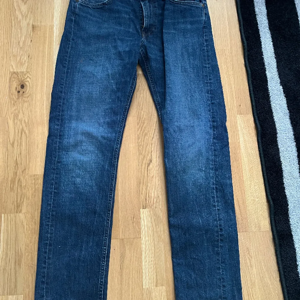 Fina Lee jeans aldrig använda pga fel storlek  Nypris 1100. Jeans & Byxor.