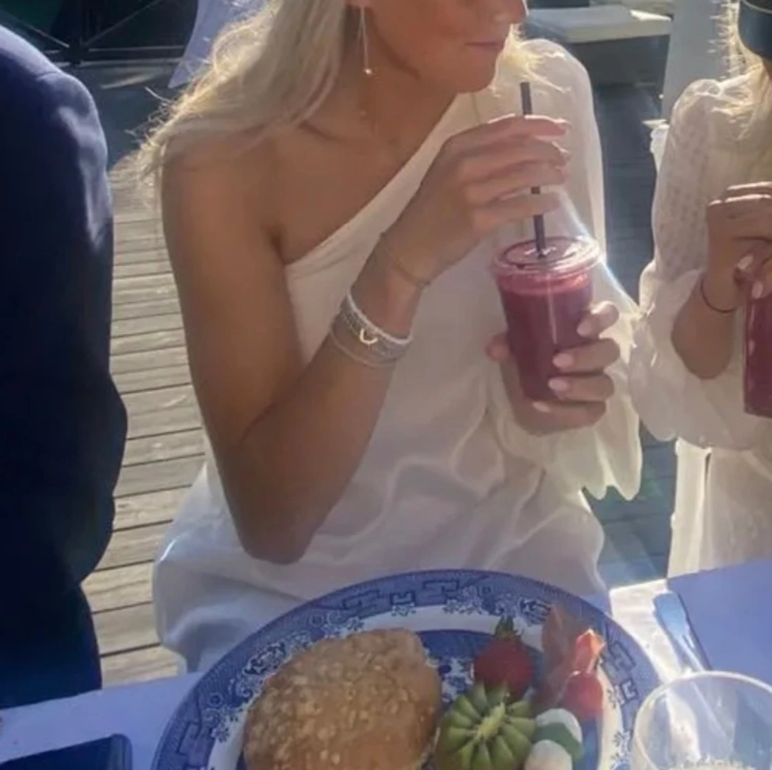 Off shoulder klänning - 90