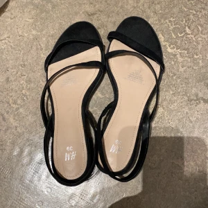 Skor från HM - Sandaler från HM väldigt fina!