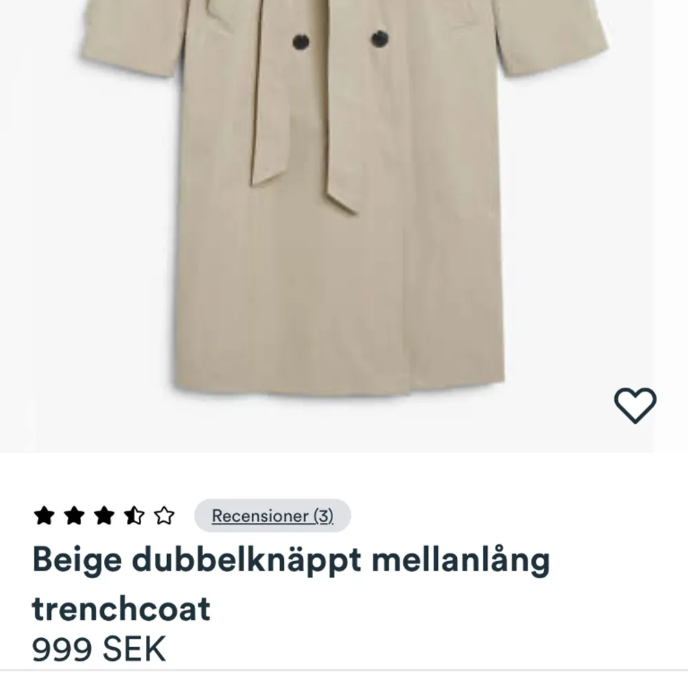 Beige dubbelknäppt mellanlång trenchcoat! Superfin till våren! Helt oanvänd! Nypris 999kr. Jackor.