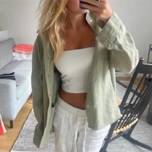 Zara jacka - Jacka från zara, använt någon enstaka gång så bra skick❤️❤️