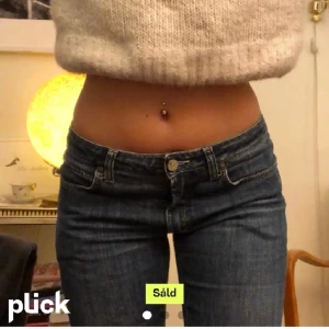 acne byxor  - säljer mina acne jeans då dom var lite stora men jätte fina💗 bilder från förra ägaren