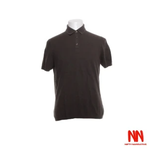 Rose & Born piké - Pikétröja Rose & Born. Skick: 9/10, begagnad men inga tecken på användning. Strl: S/M. Kontakta oss gärna för frågor och fler bilder samt kolla in vår sida för fler plagg!