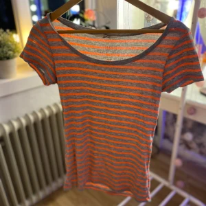 Randig tröja - En fin randig tröja, har kommit till användning många gånger, men är i bra skick ändå