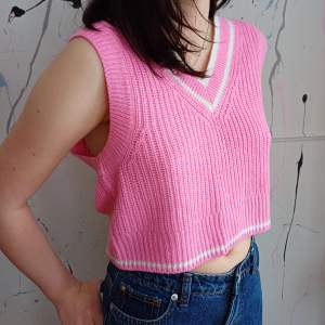Fin rosa stickad pullover från HM. Str S (funkar för xs och m också) Ny skick! 