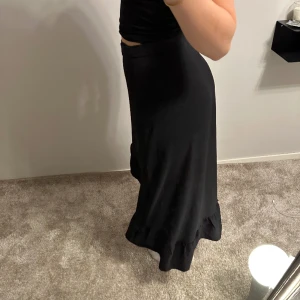 Kjol - Fin kjol från hm i nyskick 