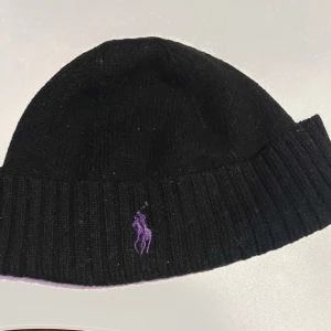 polo ralph lauren - en mössa från ralph lauren fint skick. skriv vid intresse köpare står för frakt💕