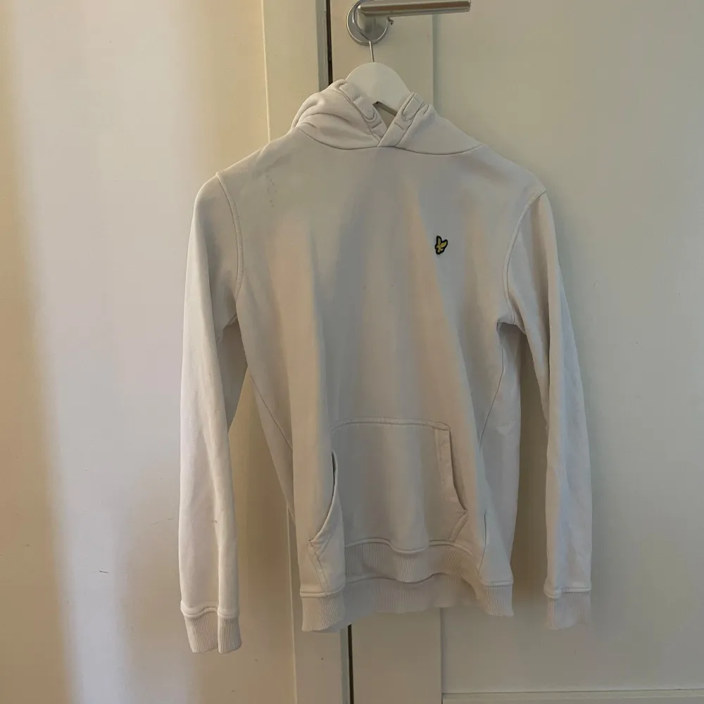 Lyle & scott Hoodies. 12/13 år lägsta pris 120kr. Hoodies.