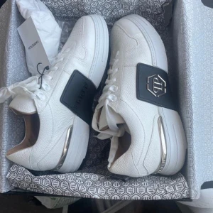 Philipp Plein skor oanvända - Helt nya oanvända strl 42 