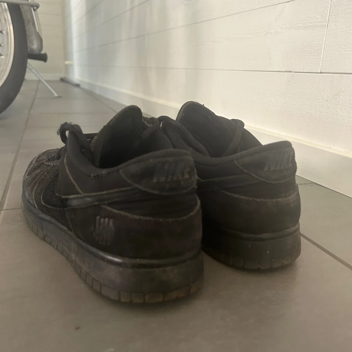 Nike x undefeated Dunks - 90