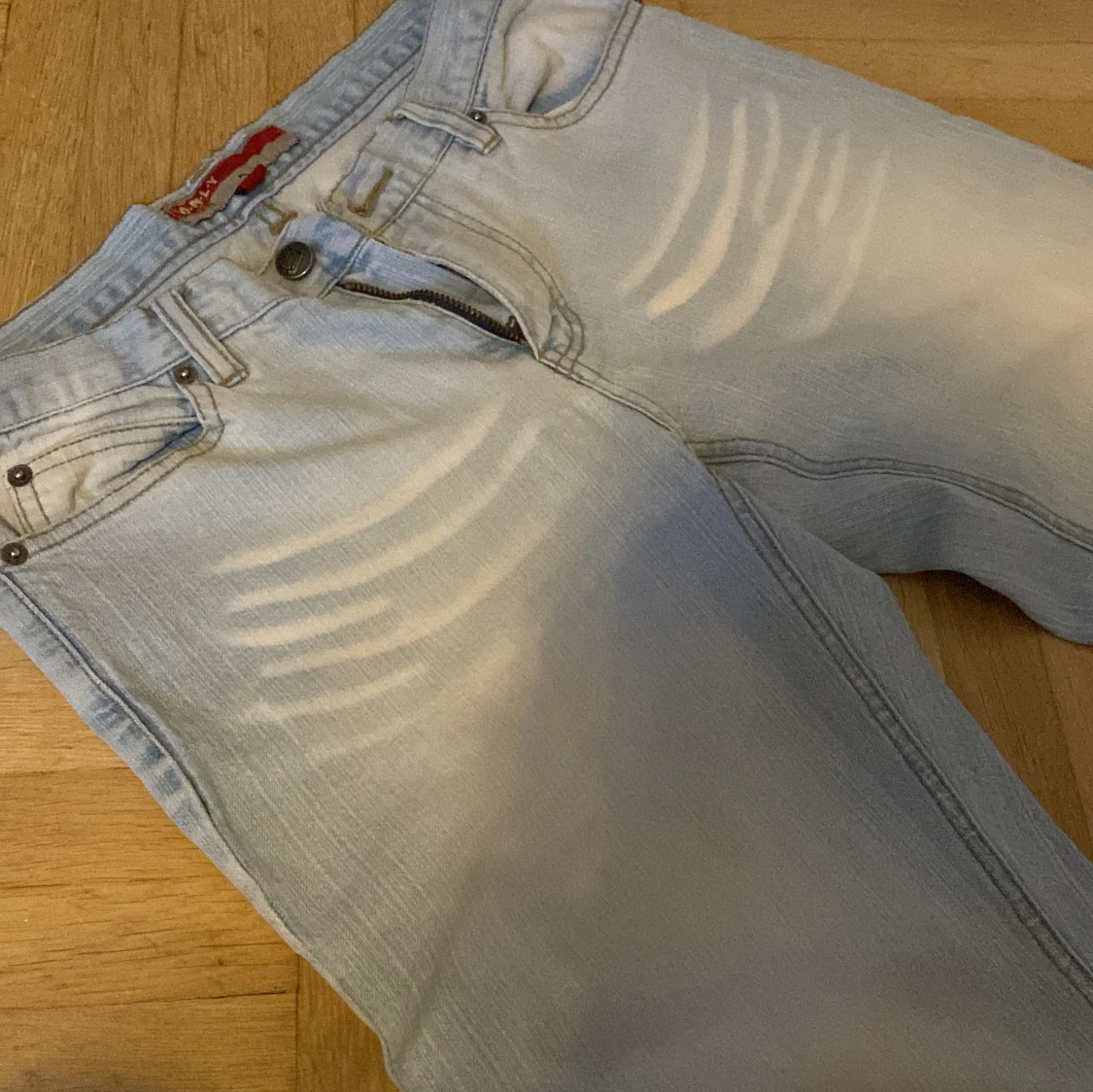 Ljus blå washed jeans  - 91