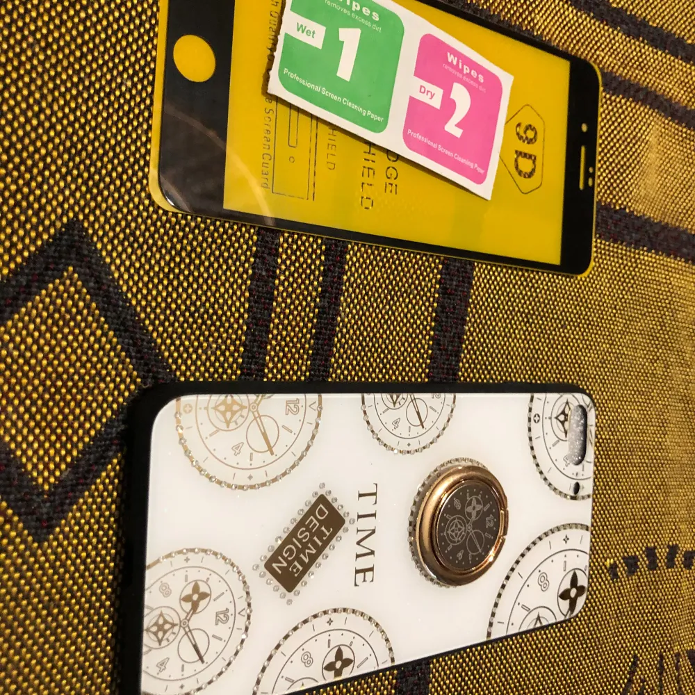 Jättefin ringskal till iPhone 7plus/8plus/Skärmskydd ingår Färg:vit Kontakta mig om du undrar över något .. Accessoarer.